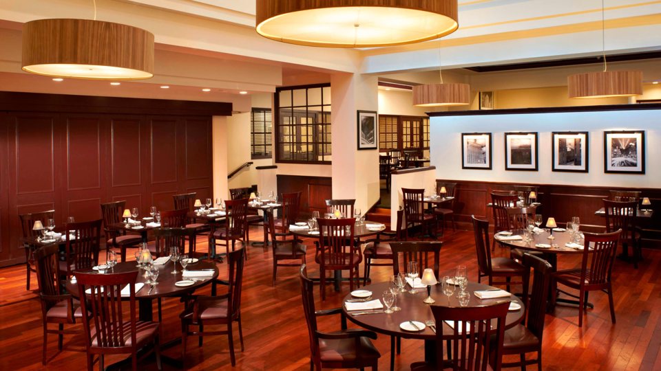 200 West Lounge: 200 West dining area