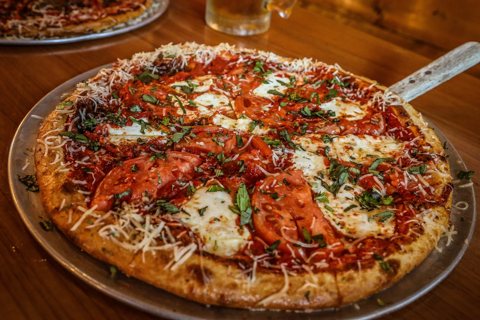 Brass Rail Pizza Bar: kép a saját honlapjukról