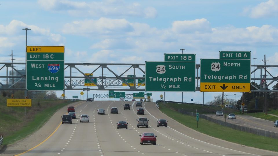 The Lodge northbound approaching the Mixing Bowl