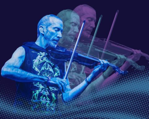Dixon's Violin: egyszemélyes szimfónia öthúros elektromos hegedűn a Beardsley Theaterben