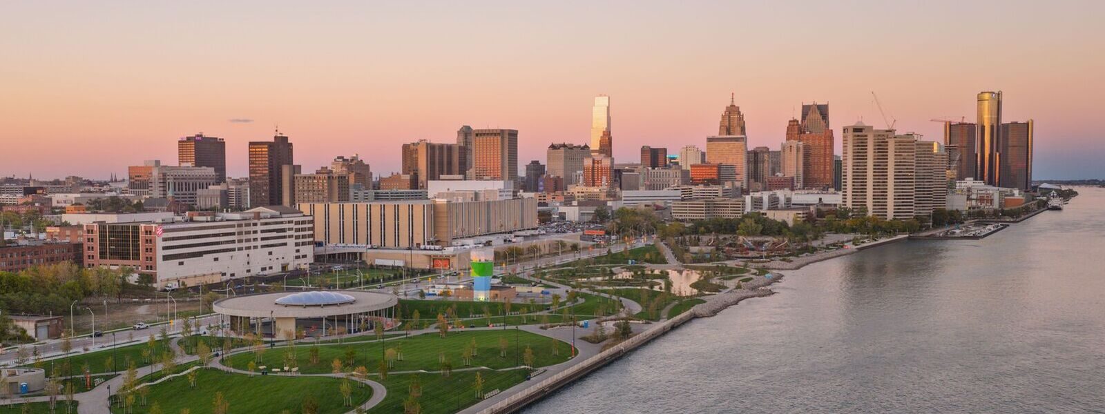 Hotel Transylvania családi mozi a Detroit Harvest Festen: szabadtéri vetítés a Centennial Parkban — Szervezői kép