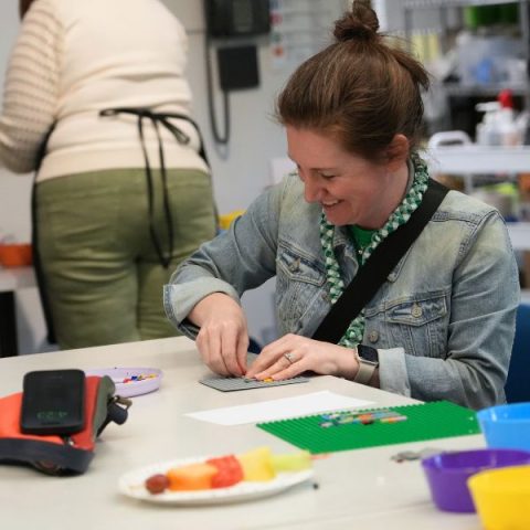 Felnőtt alkotóműhely: Charm School — Szervezői kép