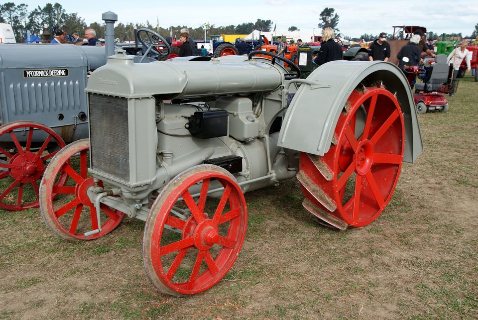 A 1927 Fordson F tractor; its frameless design is linked to Hungarian-born engineer Eugene Farkas (Farkas Jenő) (photo: 2010)