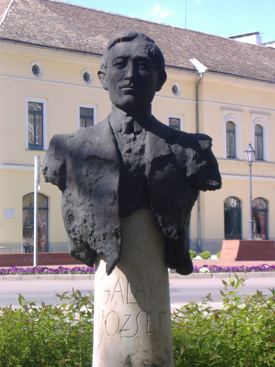 Bust of Joseph Galamb by Géza Széri-Varga in Makó, Hungary (photo: 2008)