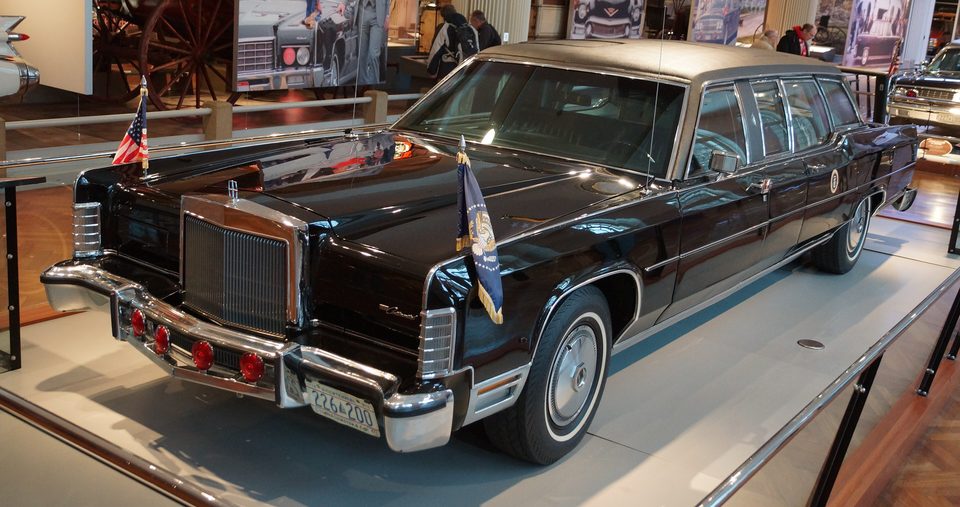 The 1972 Lincoln Continental presidential limousine Ronald Reagan was getting into when he was shot on March 30, 1981 (photo: 2016)