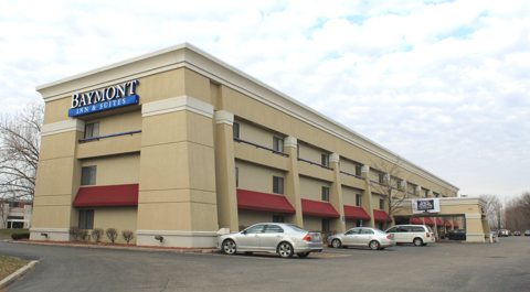 The hotel building on Wickham Road in 2012
