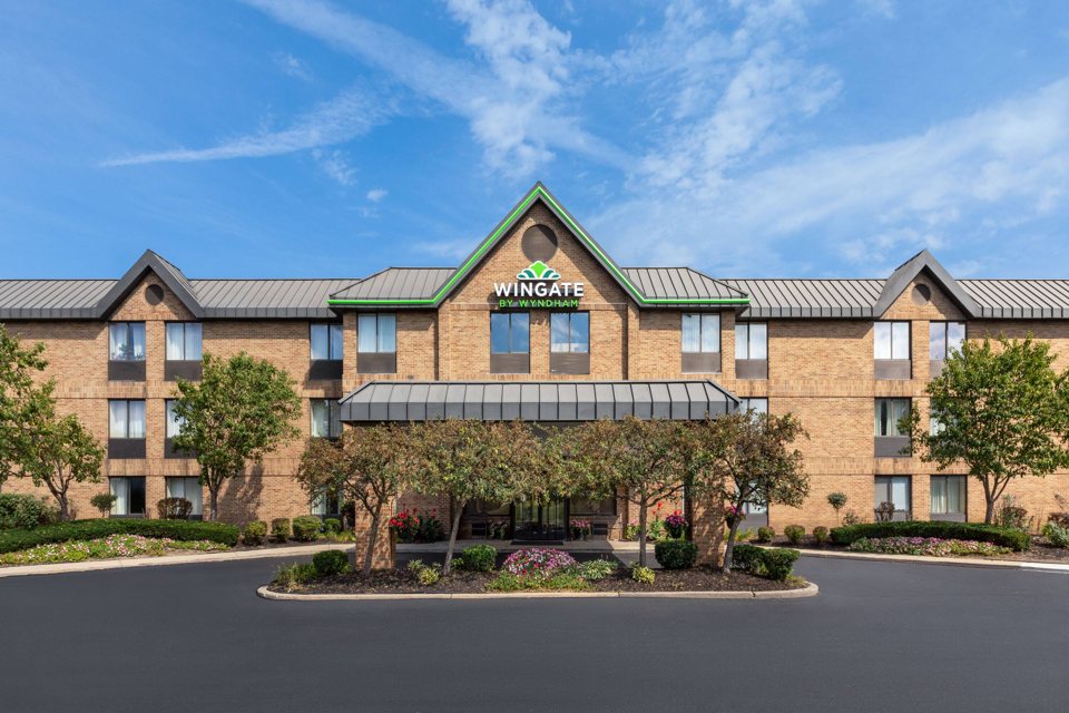 The hotel facade with a circular drive