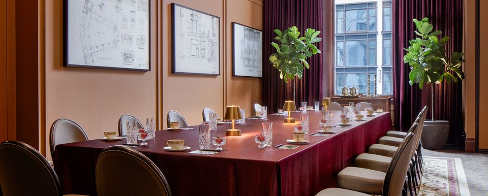 Hotel David Whitney, Autograph Collection — Burnham salon set with a long dining table