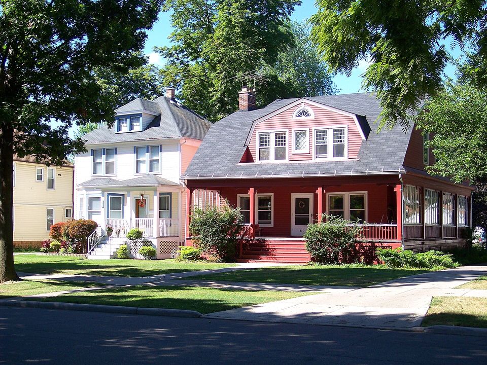 Old homes in Grosse Pointe