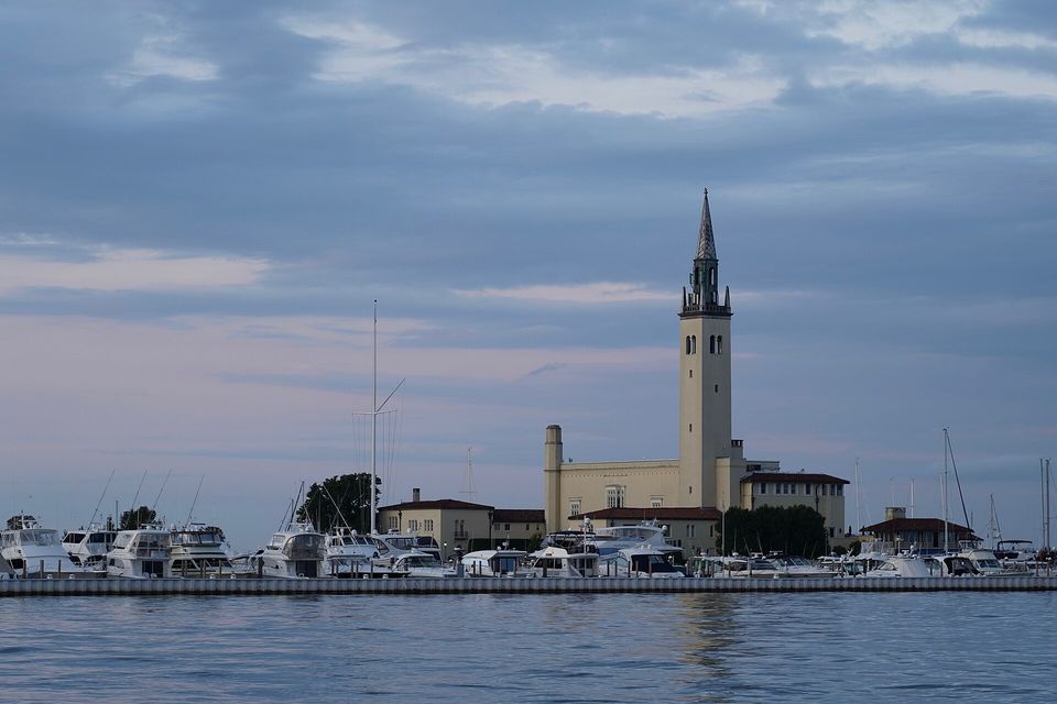 The Grosse Pointe Yacht Club clubhouse near sunset