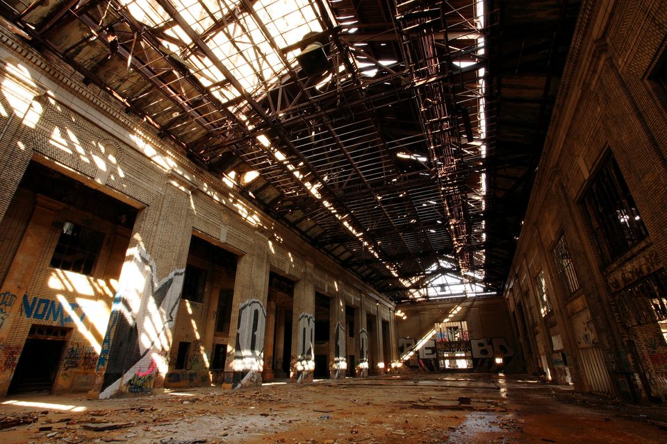 Sunlight through the bare concourse roof, 2008