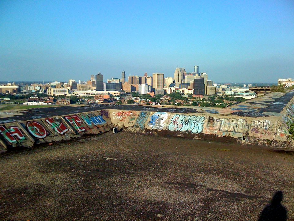 The graffiti-lined roof with the downtown skyline, 2010