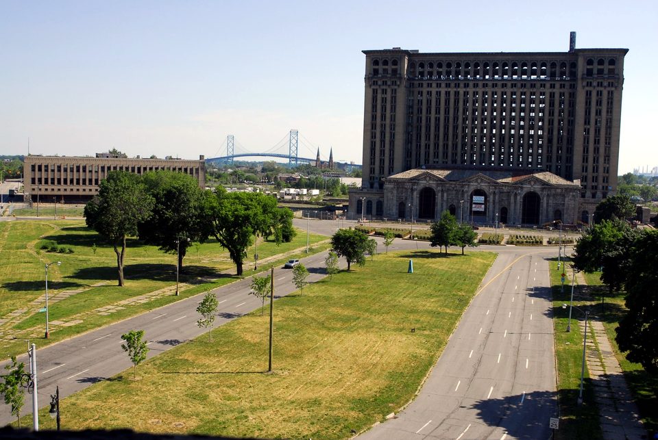 Roosevelt Park and the station from above, 2012