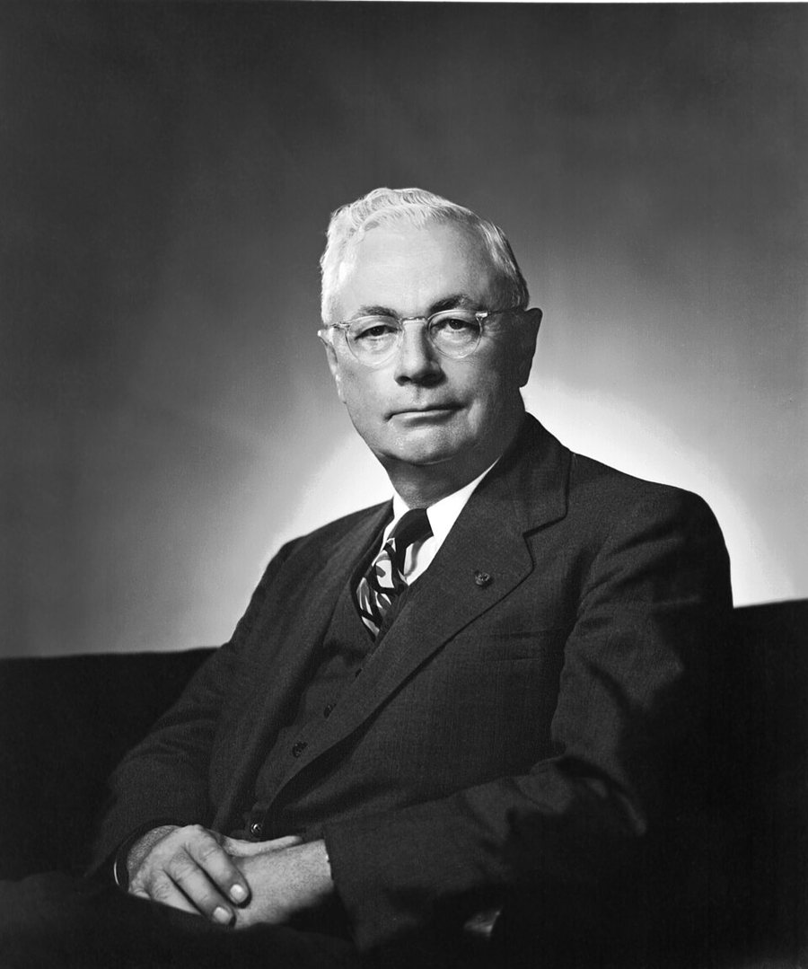 Robert R. McMath portréja