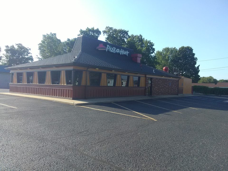 A Three Rivers-i Pizza Hut a klasszikus tetővel, Michigan