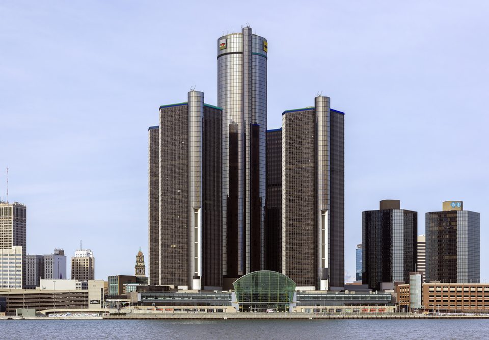 A Renaissance Center dél felől, a folyó túlpartjáról, 2014 decemberében: 42 képből összefűzött, nagy felbontású felvétel