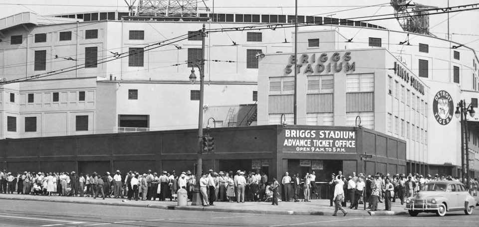 Fans line up outside the Briggs Stadium advance ticket office, black-and-white photo